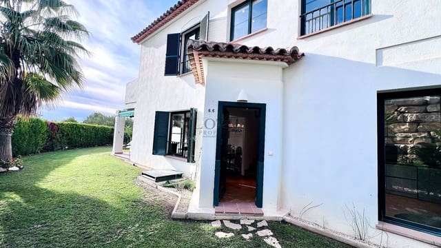 2 bedroom Townhouse for sale in Benidorm with pool - € 345,000 (Ref: 9436718)