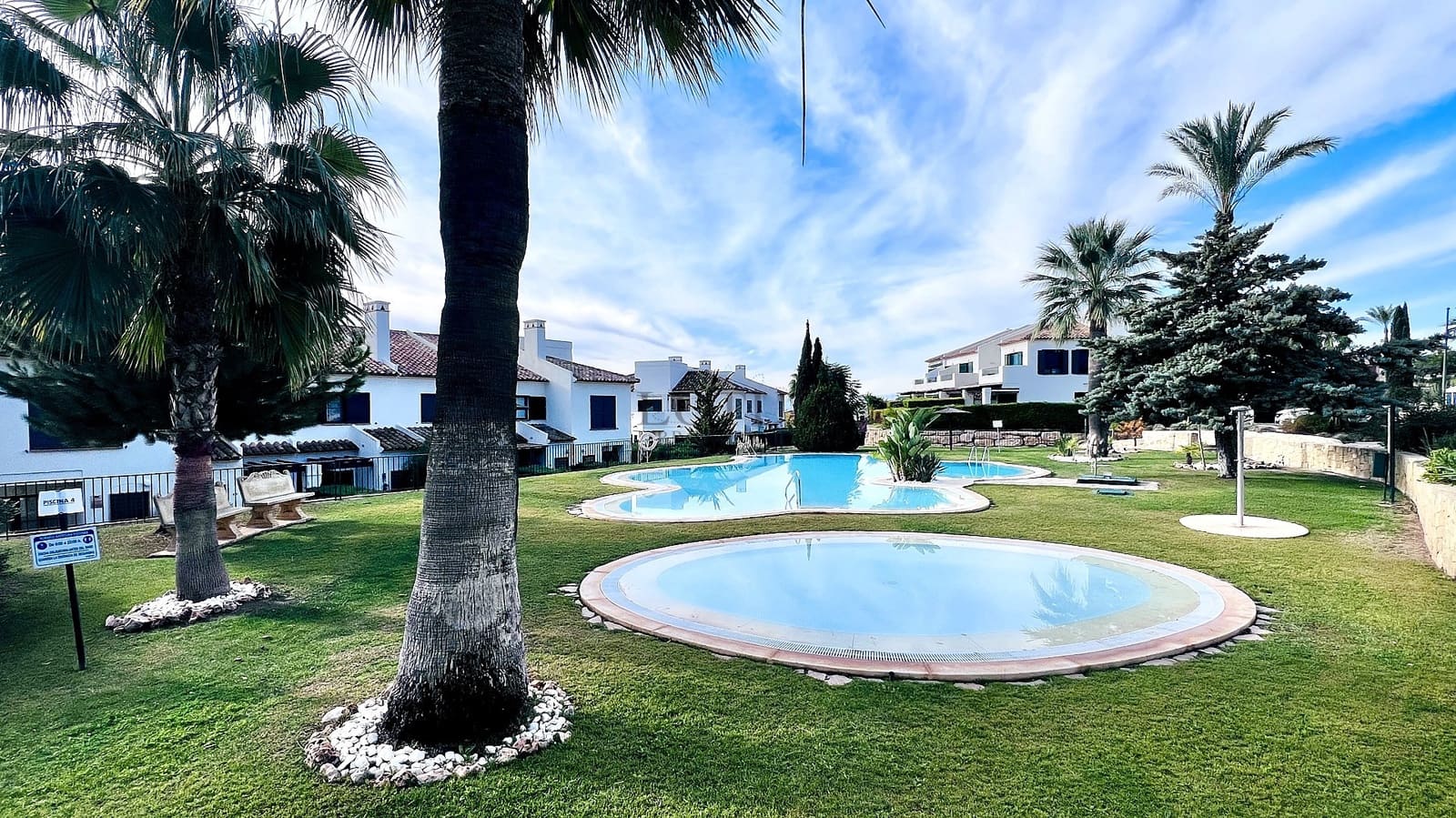 2 bedroom Townhouse for sale in Benidorm with pool - € 345,000 (Ref: 9436718)