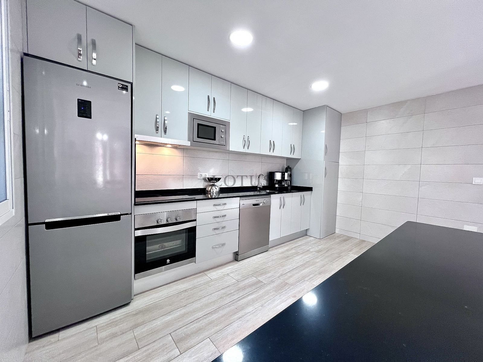 3 sovrum Lägenhet till salu i Torrevieja med pool - 199 990 € (Ref: 9453056)