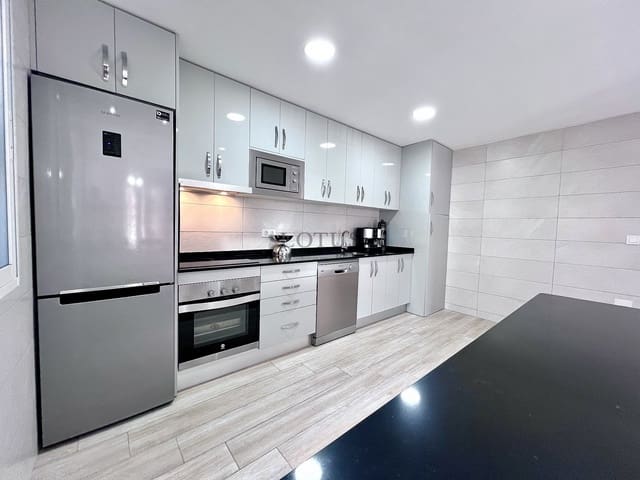 Apartamento de 3 habitaciones en Playa del Acequión, Torrevieja en venta con piscina - 199.990 € (Ref: 9453056)