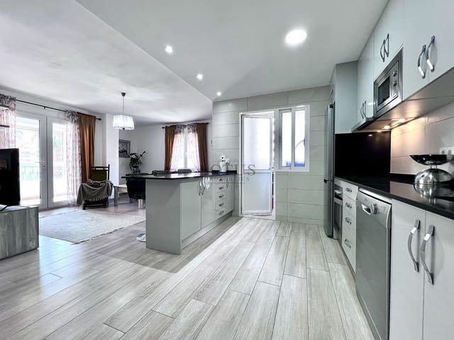 Apartamento de 3 habitaciones en Playa del Acequión, Torrevieja en venta con piscina - 199.990 € (Ref: 9453056)