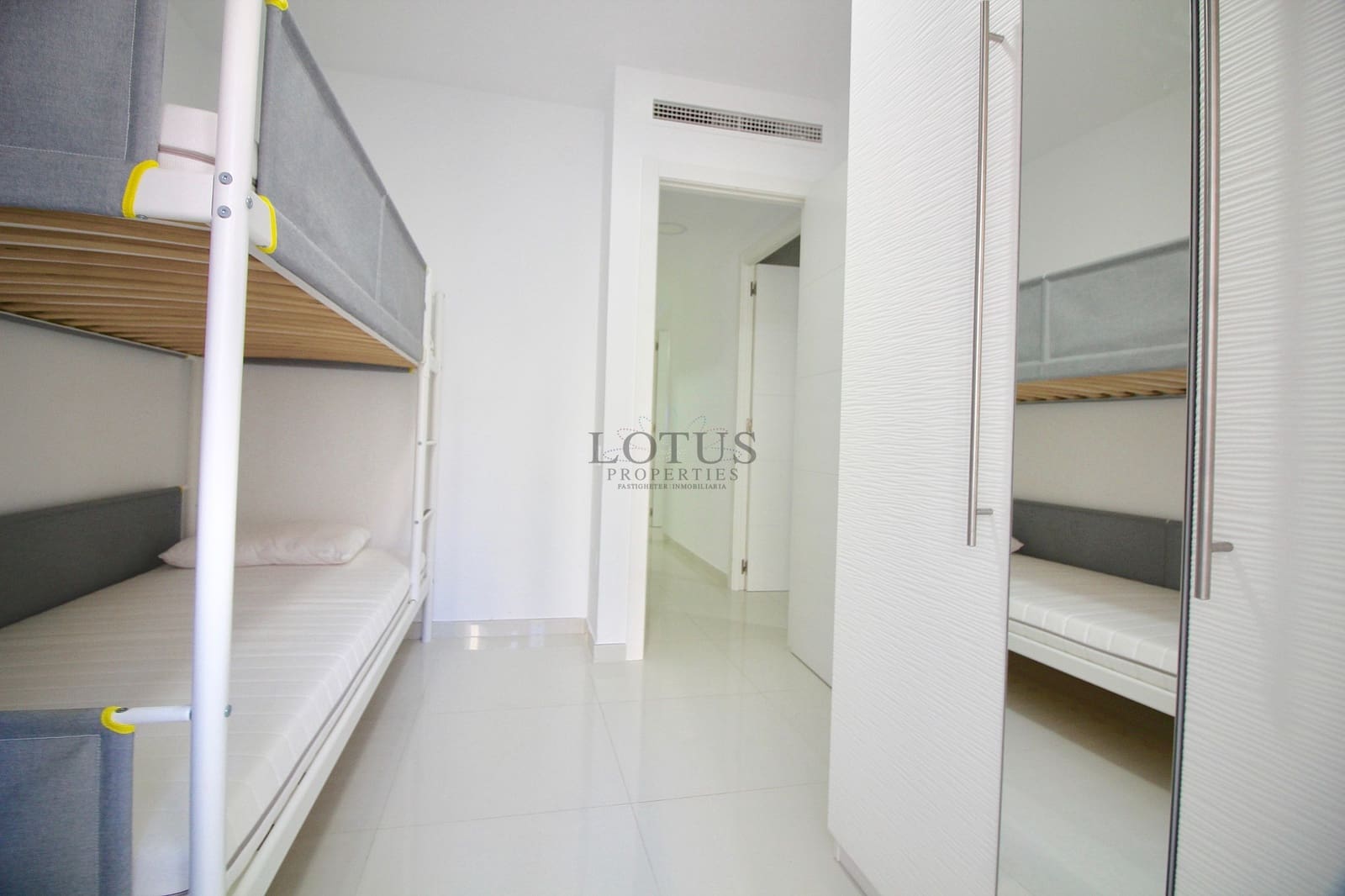 3 soveværelse Lejlighed til salg i Torrevieja med swimmingpool - € 230.000 (Ref: 9471058)