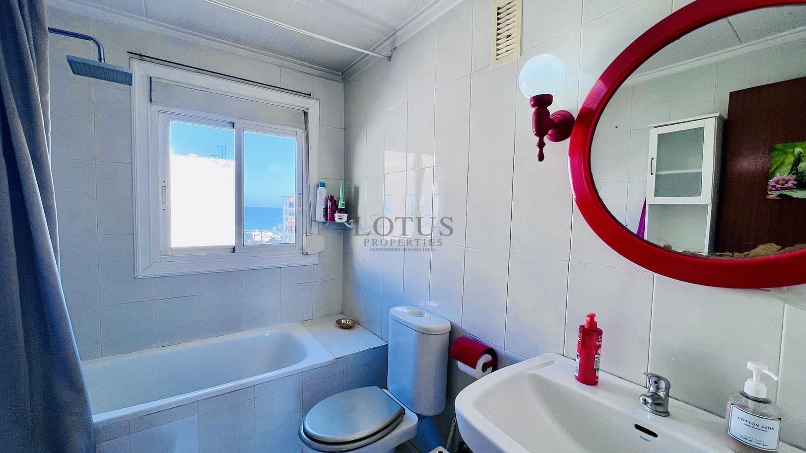 Apartamento de 2 habitaciones en Torrevieja en venta con piscina - 175.000 € (Ref: 9486683)