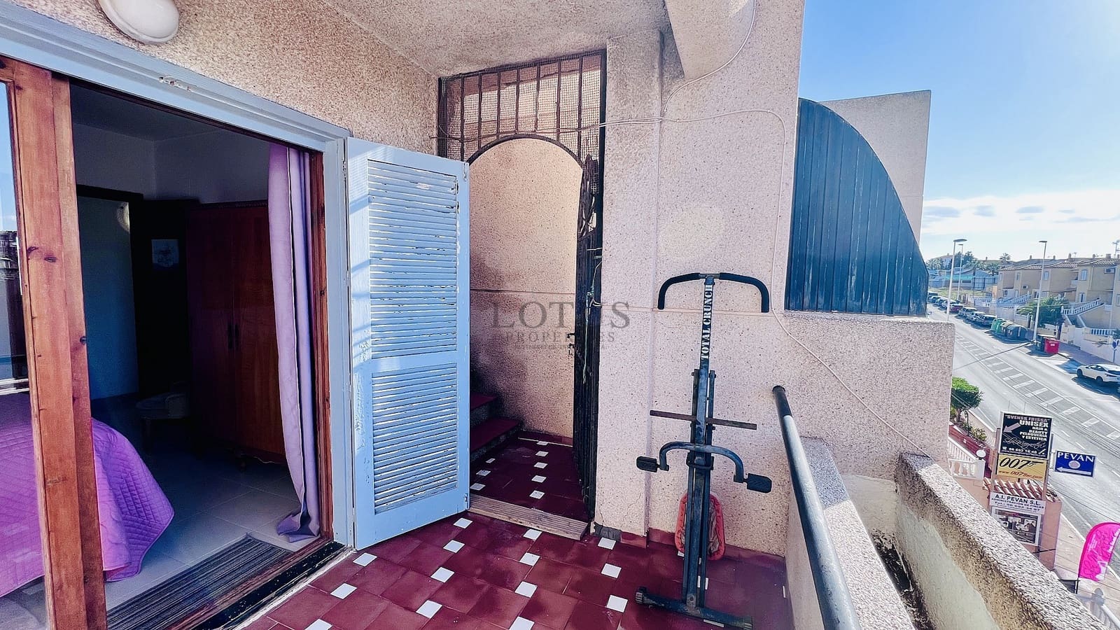 Apartamento de 2 habitaciones en Torrevieja en venta con piscina - 175.000 € (Ref: 9486683)