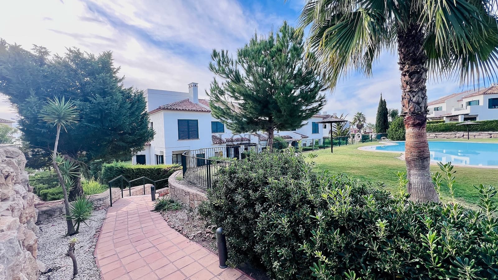 2 bedroom Townhouse for sale in Benidorm with pool - € 310,000 (Ref: 9496702)