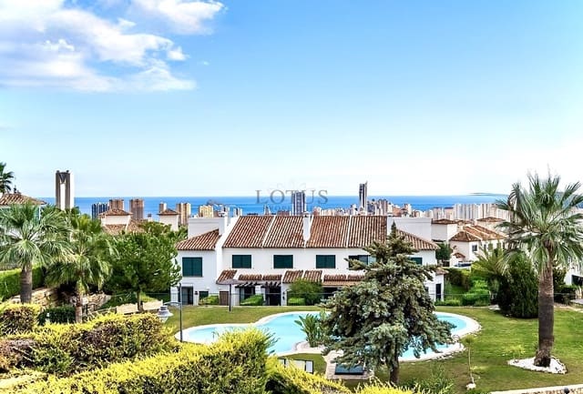 2 bedroom Townhouse for sale in Benidorm with pool - € 310,000 (Ref: 9496702)