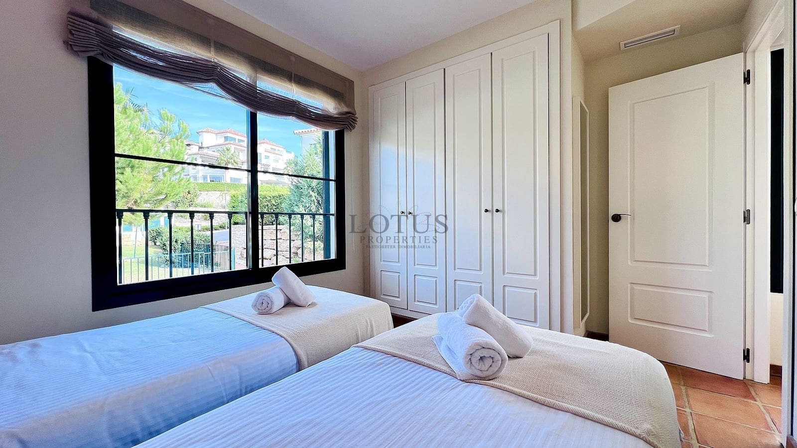 2 bedroom Townhouse for sale in Benidorm with pool - € 310,000 (Ref: 9496702)