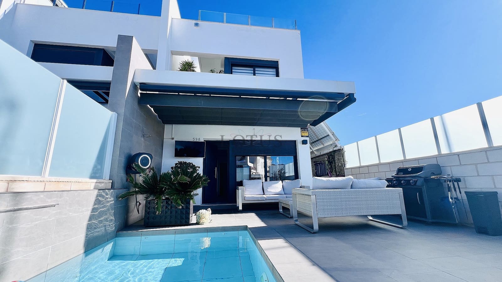 3 sovrum Hus till salu i Orihuela Costa med pool garage - 385 000 € (Ref: 9497936)