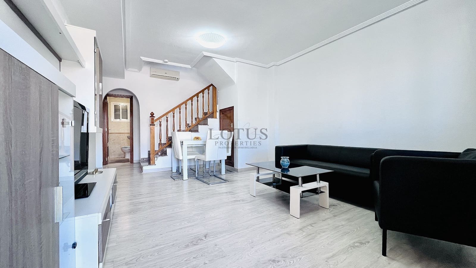 2 bedroom Townhouse for sale in Orihuela Costa with pool - € 179,900 (Ref: 9500628)