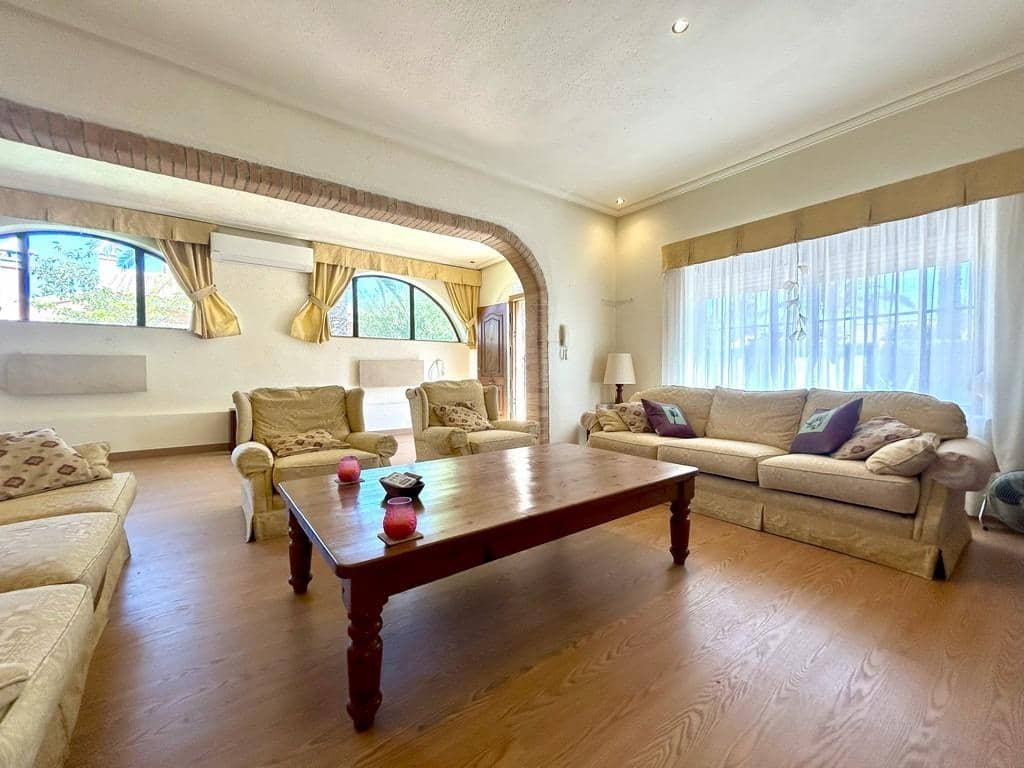 3 slaapkamer Villa te koop in Orihuela Costa met zwembad garage - € 790.000 (Ref: 9535161)