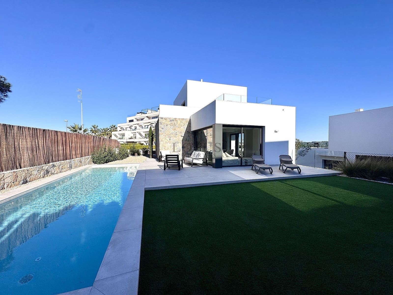 3 chambre Villa/Maison à vendre à Orihuela Costa avec piscine garage - 1 030 000 € (Ref: 9537223)