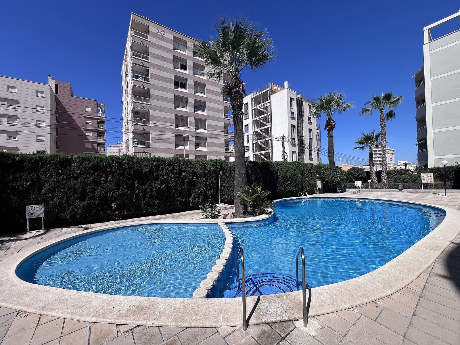 1 soveværelse Lejlighed til salg i Torrevieja med swimmingpool - € 164.900 (Ref: 9558259)