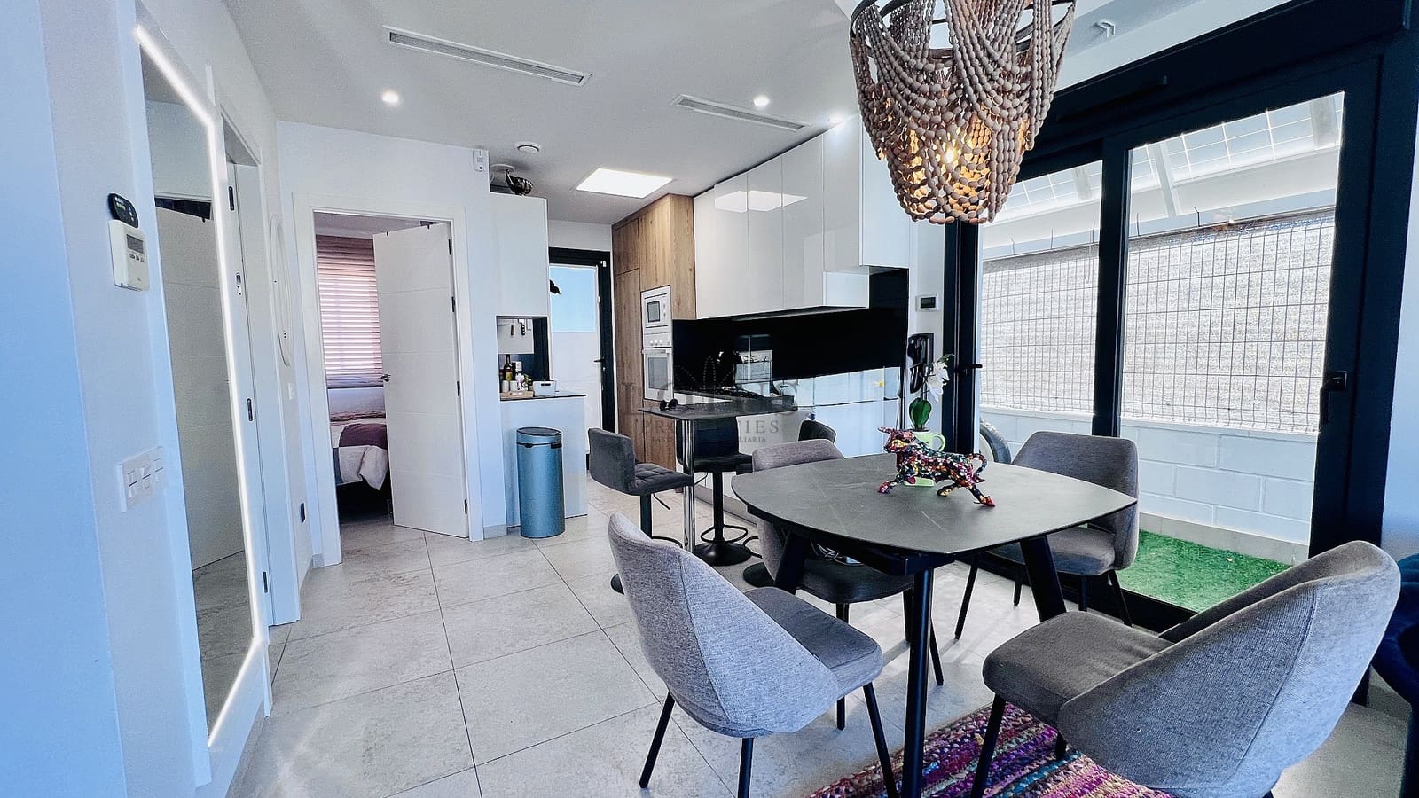 3 soveværelse Byhus til salg i Orihuela Costa med swimmingpool garage - € 359.000 (Ref: 9563990)