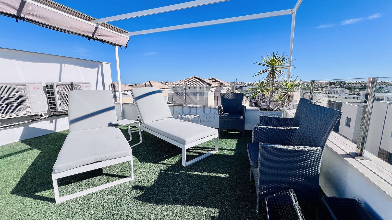 3 soveværelse Byhus til salg i Orihuela Costa med swimmingpool garage - € 359.000 (Ref: 9563990)