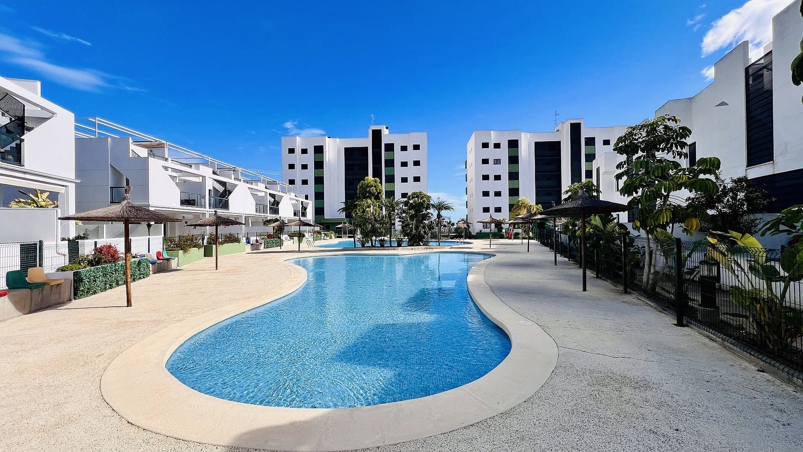 2 soverom Leilighet til salgs i Pilar de la Horadada med svømmebasseng - € 275 000 (Ref: 9578249)