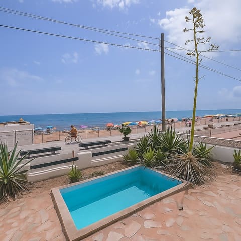 Chalet de 3 habitaciones en Los Europeos, Torrevieja en venta con piscina garaje - 765.000 € (Ref: 9579184)