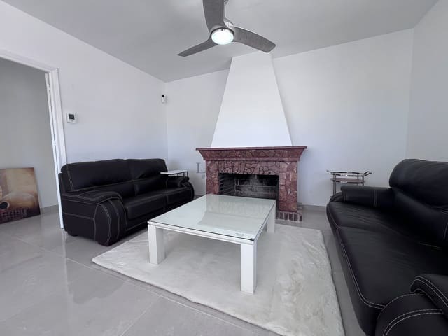 Chalet de 3 habitaciones en Los Europeos, Torrevieja en venta con piscina garaje - 765.000 € (Ref: 9579184)