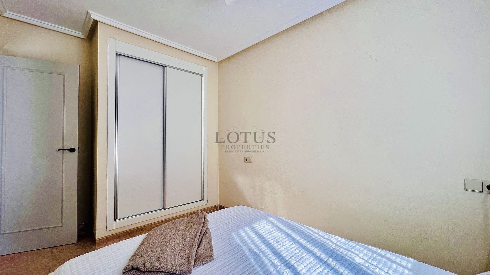 2 quarto Apartamento para venda em Torrevieja com piscina - 122 900 € (Ref: 9580423)