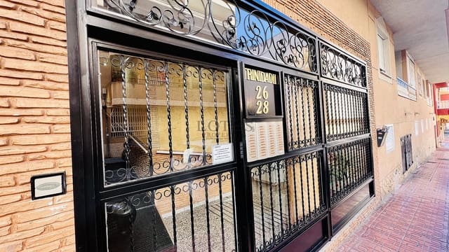 2 quarto Apartamento para venda em El Molino, Torrevieja com piscina - 122 900 € (Ref: 9580423)