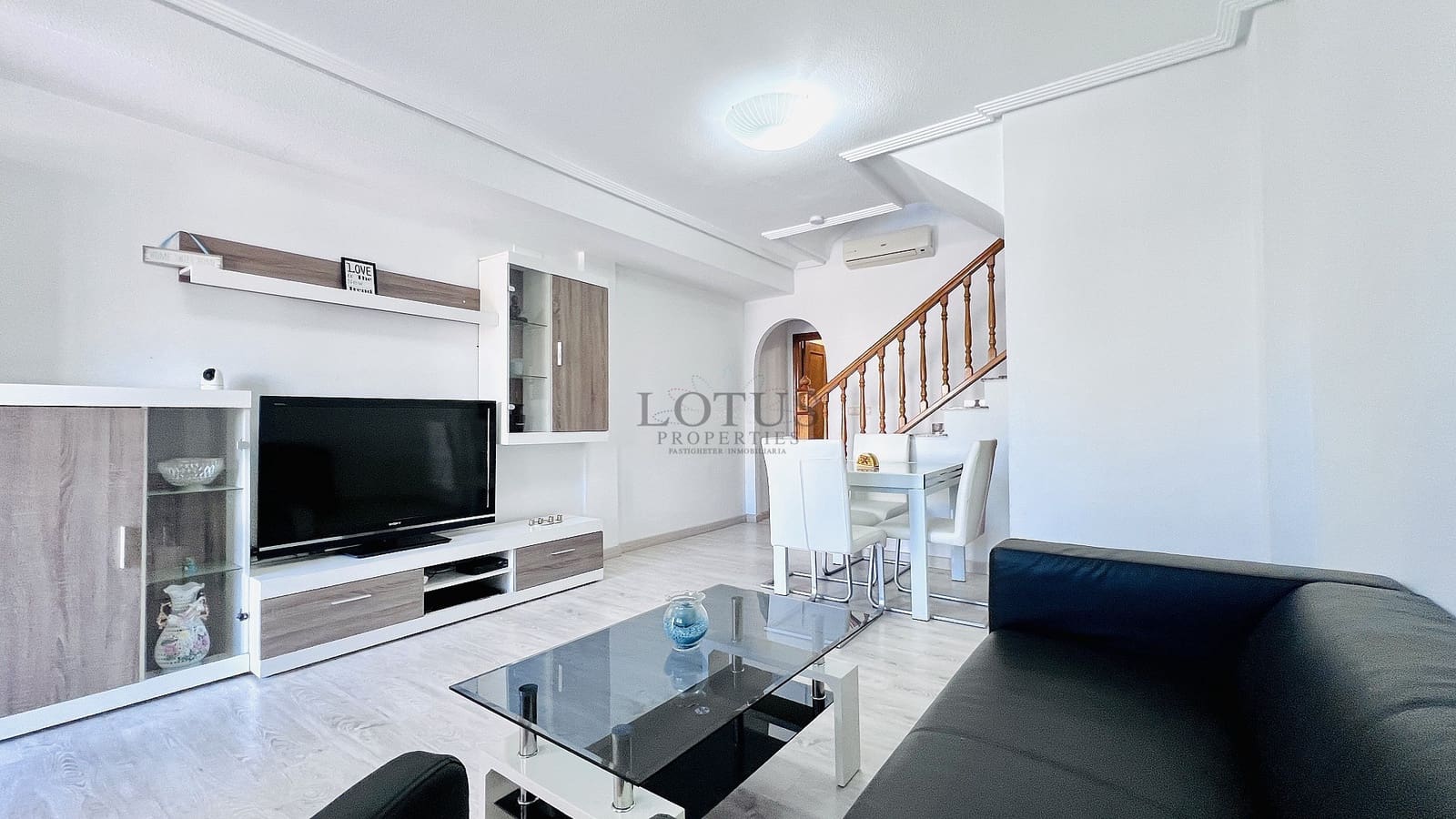 2 quarto Casa em Banda para venda em Orihuela Costa com piscina - 179 900 € (Ref: 9592221)