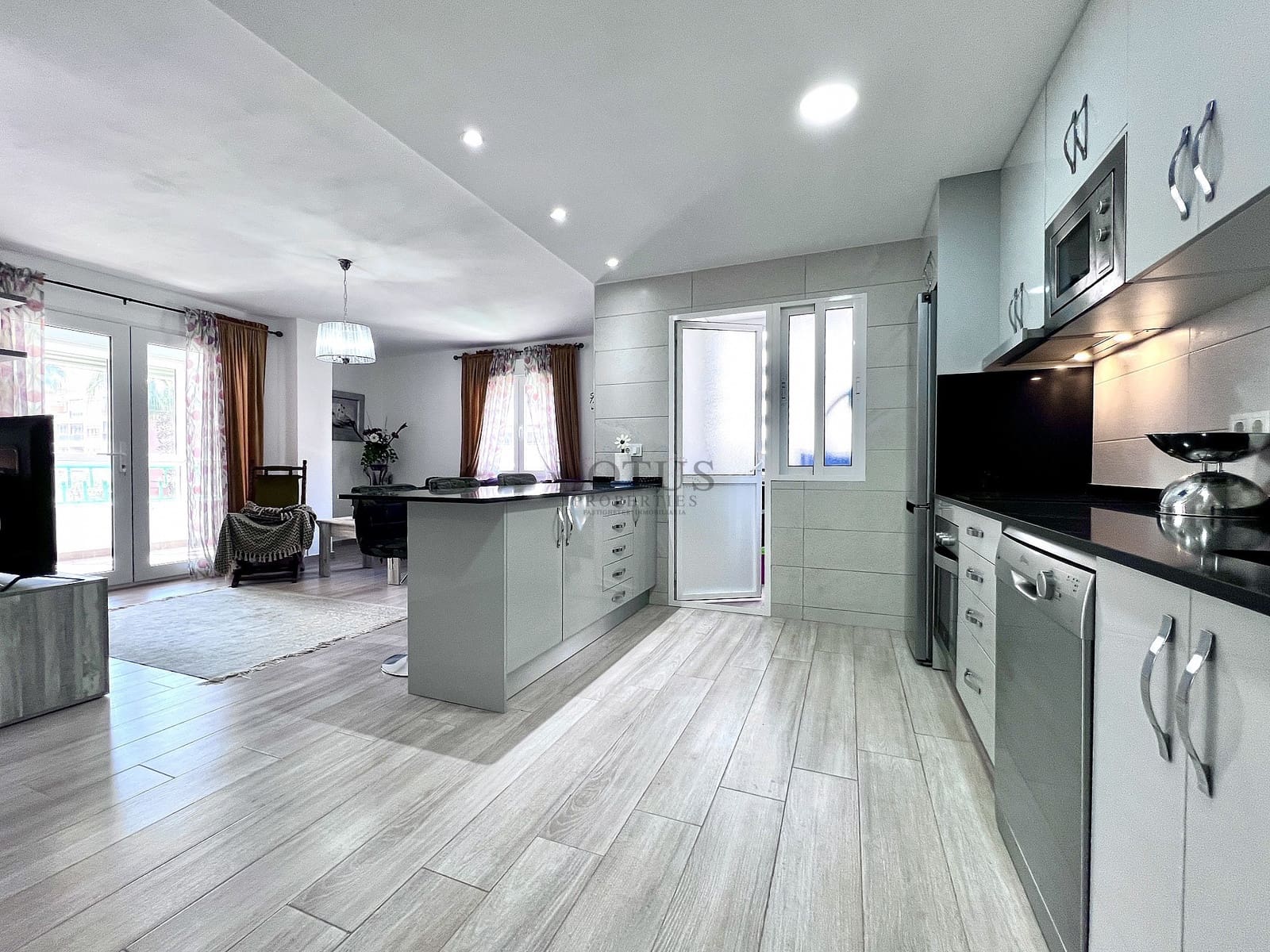 3 sovrum Lägenhet till salu i Torrevieja med pool - 199 990 € (Ref: 9592222)