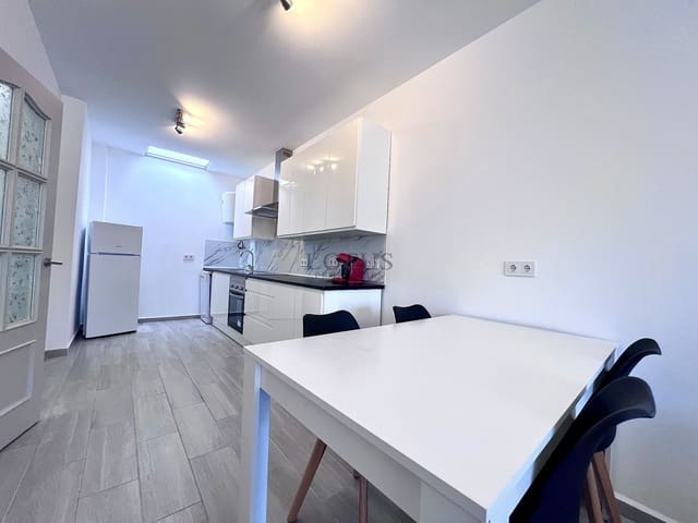 2 chambre Maison de Ville à vendre à El Chaparral - La Siesta - La Torreta, Torrevieja avec piscine - 135 000 € (Ref: 9592224)