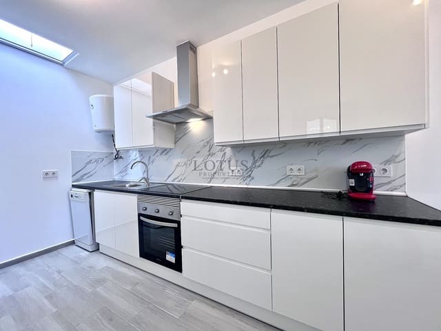 2 chambre Maison de Ville à vendre à El Chaparral - La Siesta - La Torreta, Torrevieja avec piscine - 135 000 € (Ref: 9592224)