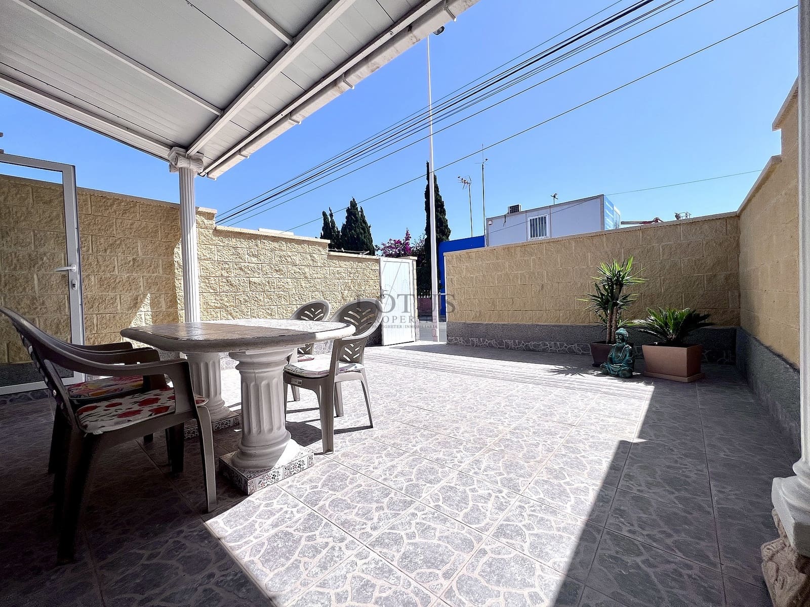 2 bedroom Townhouse for sale in Torrevieja with pool - € 135,000 (Ref: 9592224)