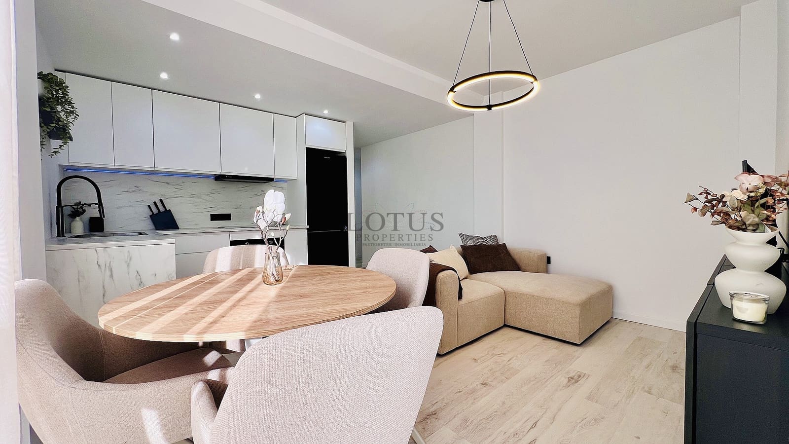 1 sovrum Lägenhet till salu i Torrevieja med pool - 162 000 € (Ref: 9603475)