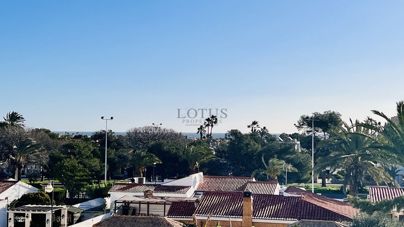 1 sovrum Lägenhet till salu i Torrevieja med pool - 162 000 € (Ref: 9603475)