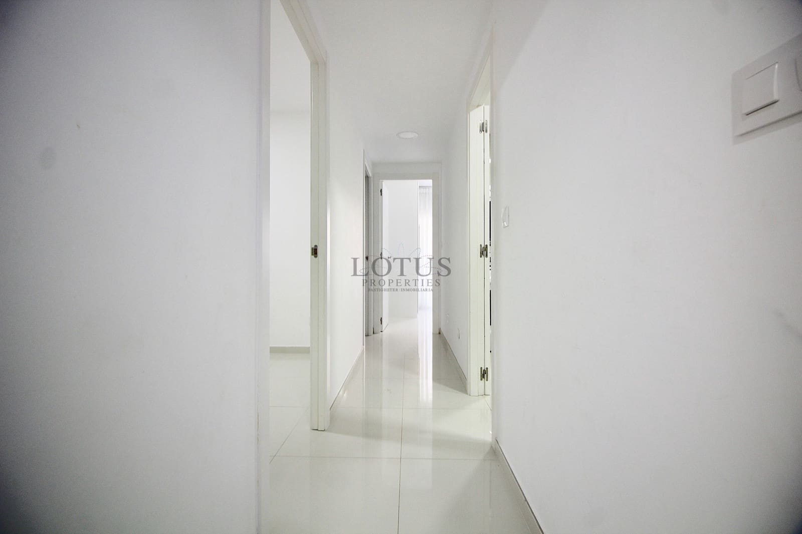 Apartamento de 3 habitaciones en Torrevieja en venta con piscina - 199.000 € (Ref: 9606617)