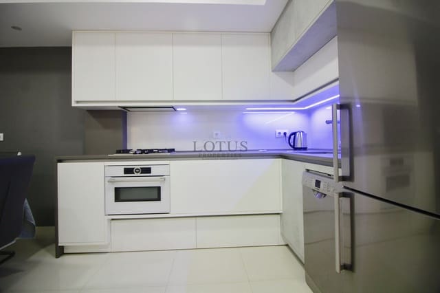 Apartamento de 3 habitaciones en Las Piscinas Naturales, Torrevieja en venta con piscina - 199.000 € (Ref: 9606617)