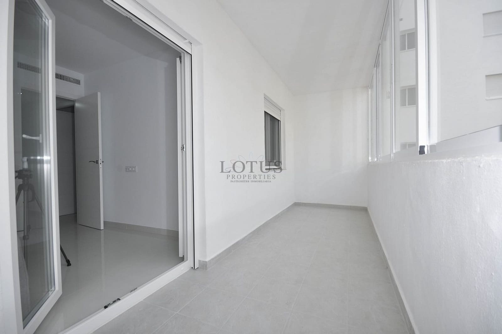 Apartamento de 3 habitaciones en Torrevieja en venta con piscina - 199.000 € (Ref: 9606617)