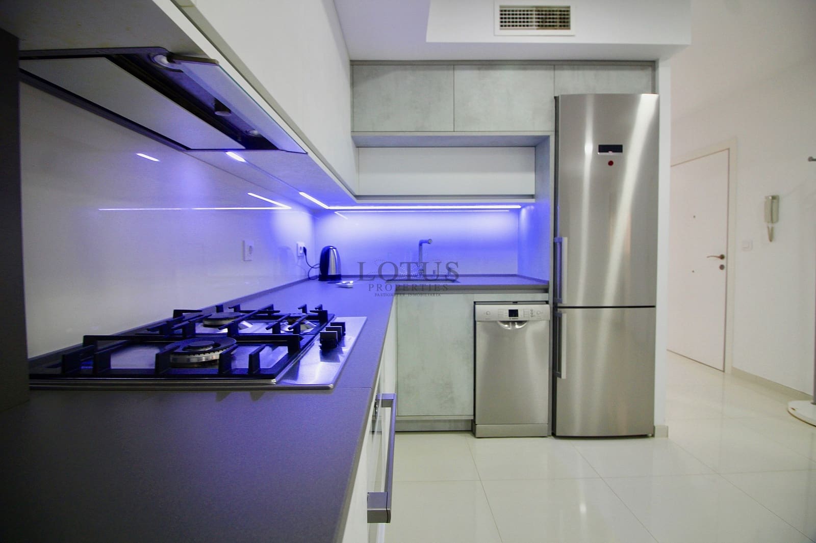 Apartamento de 3 habitaciones en Torrevieja en venta con piscina - 199.000 € (Ref: 9606617)