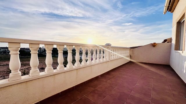 2 bedroom Bungalow for sale in La Florida, Orihuela with pool - € 149,000 (Ref: 9624076)