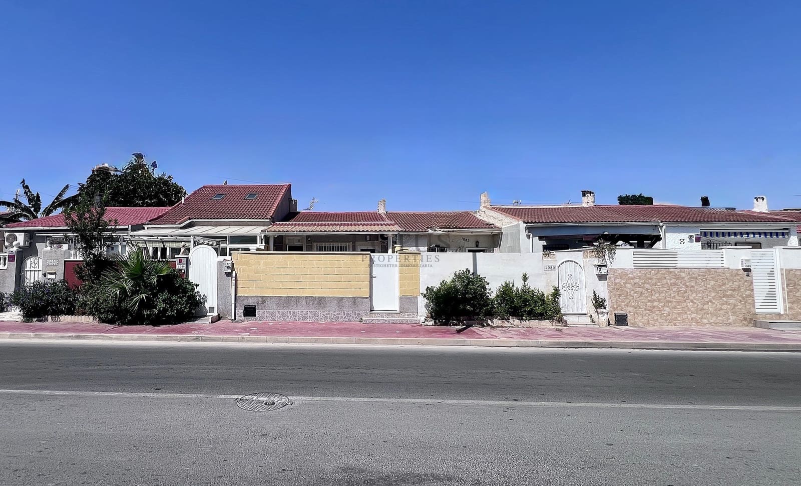 2 Zimmer Haus zu verkaufen in Torrevieja mit Pool - 135.000 € (Ref: 9676660)