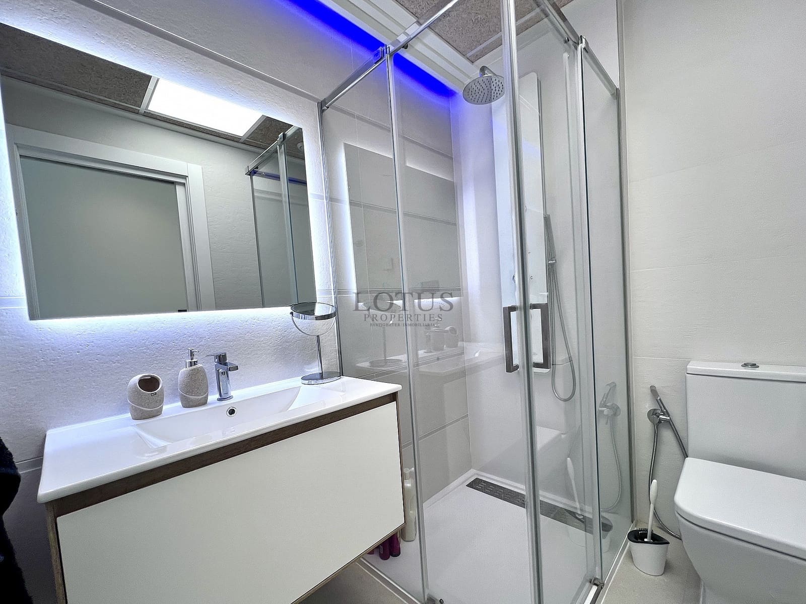 3 bedroom Bungalow for sale in Torrevieja with pool garage - € 315,000 (Ref: 9676665)