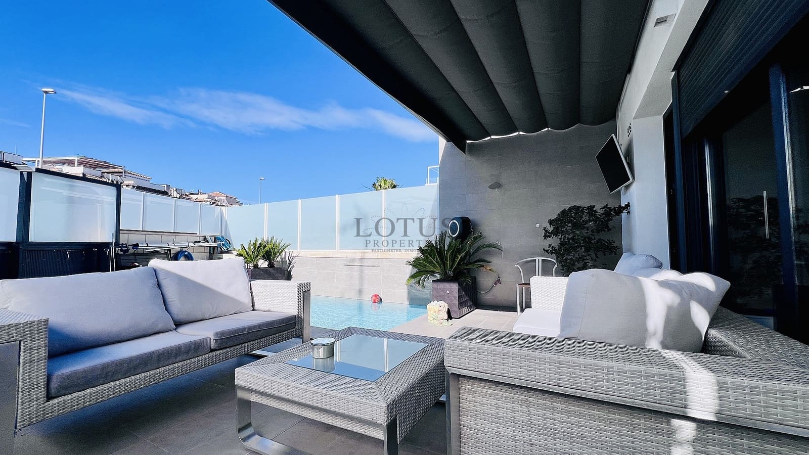 3 sovrum Hus till salu i Orihuela Costa med pool garage - 350 000 € (Ref: 9676666)