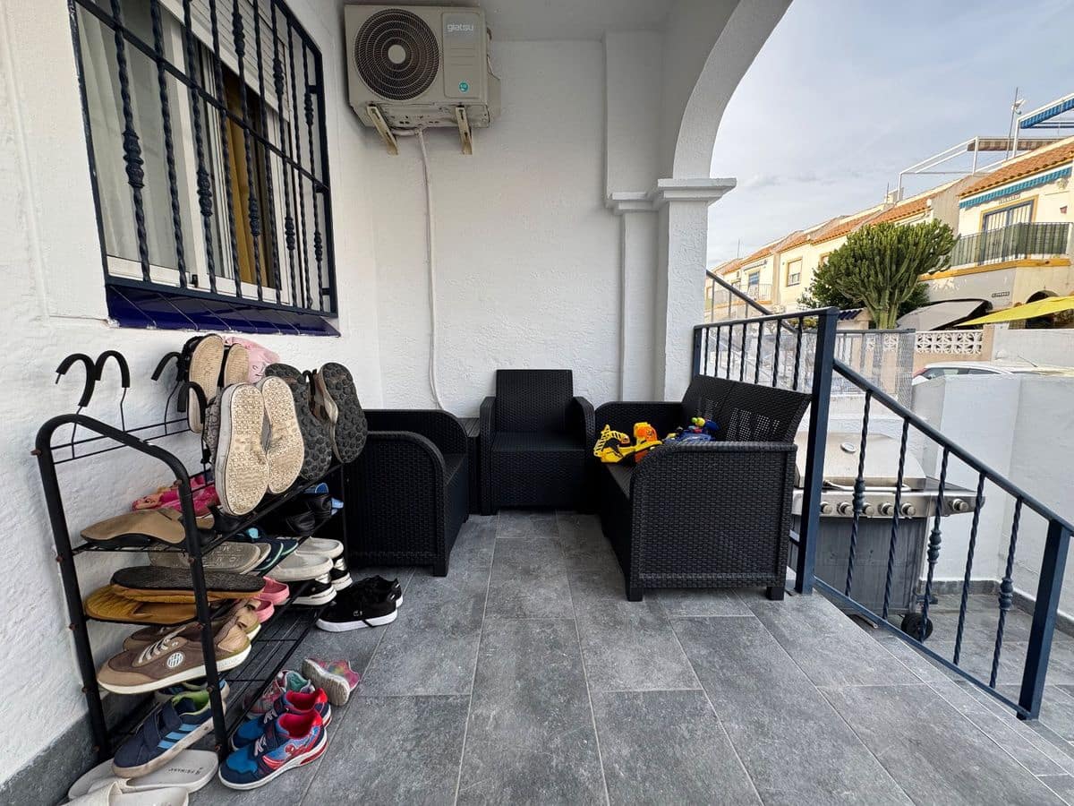 3 soveværelse Bungalow til salg i Orihuela Costa med swimmingpool - € 159.999 (Ref: 9702469)