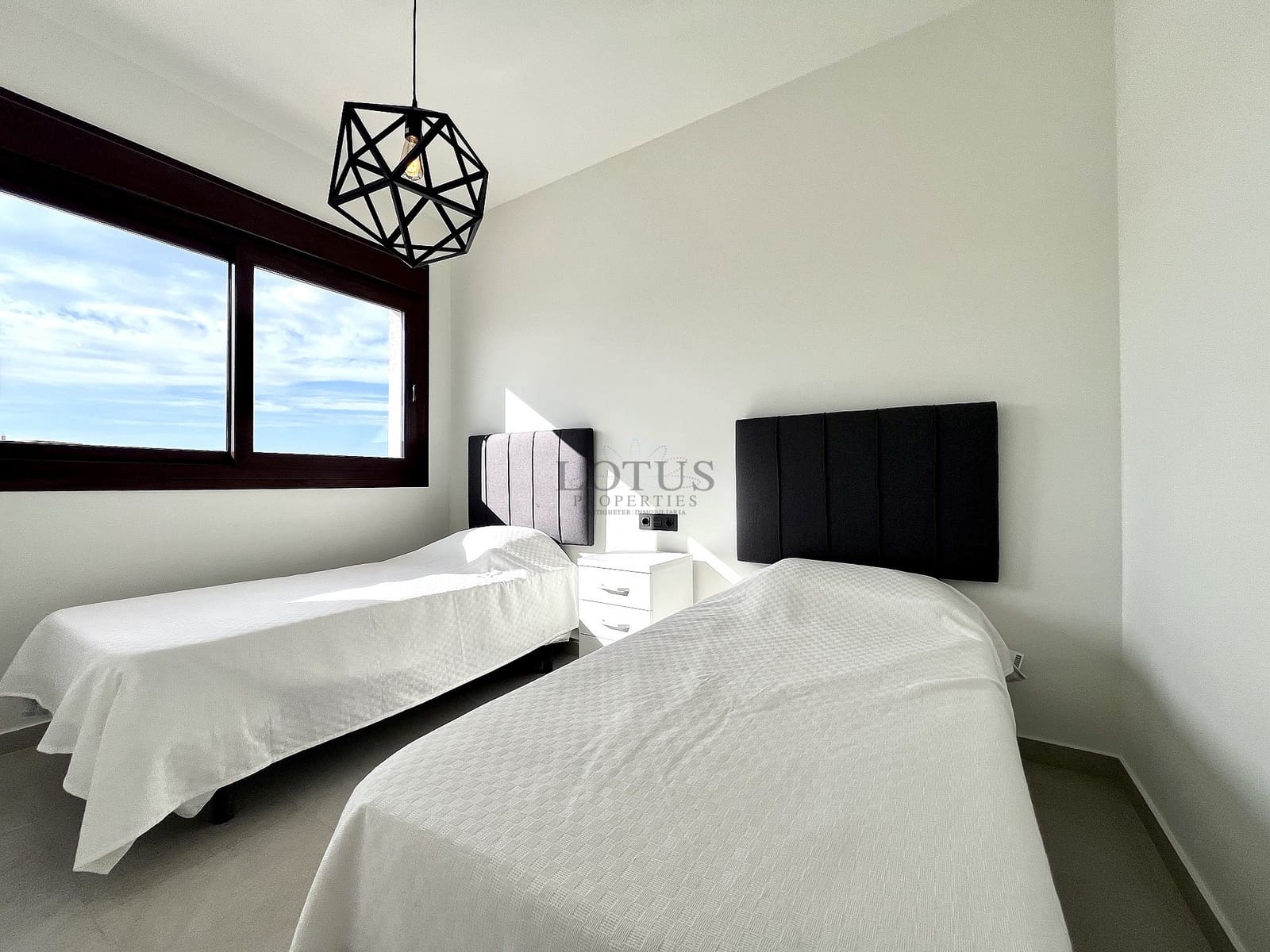 3 quarto Bungalow para venda em Torrevieja com piscina garagem - 315 000 € (Ref: 9762390)