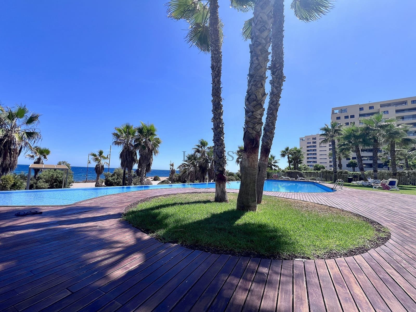 4 slaapkamer Penthouse te koop in Torrevieja met zwembad garage - € 1.190.000 (Ref: 9762393)