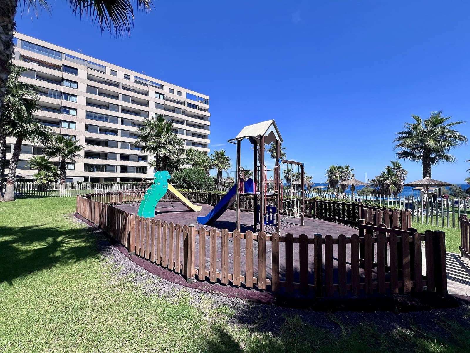 4 slaapkamer Penthouse te koop in Torrevieja met zwembad garage - € 1.190.000 (Ref: 9762393)