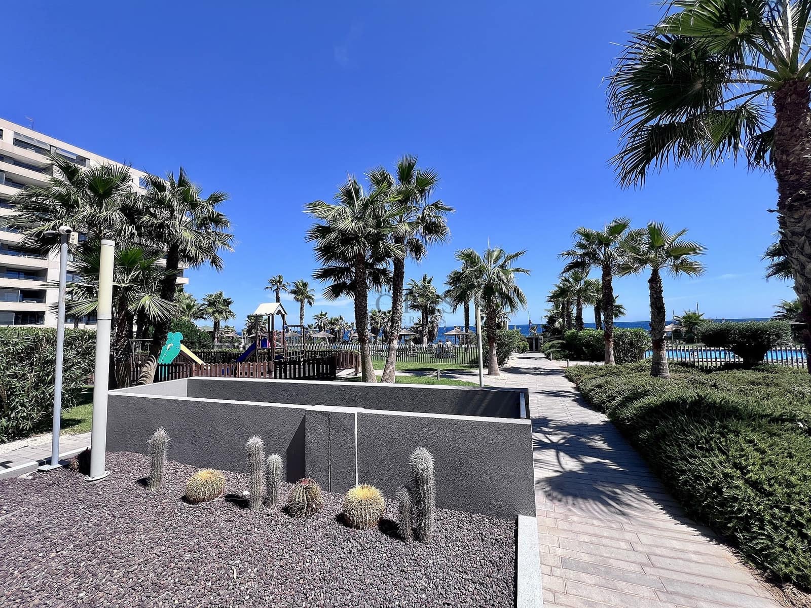 4 slaapkamer Penthouse te koop in Torrevieja met zwembad garage - € 1.190.000 (Ref: 9762393)