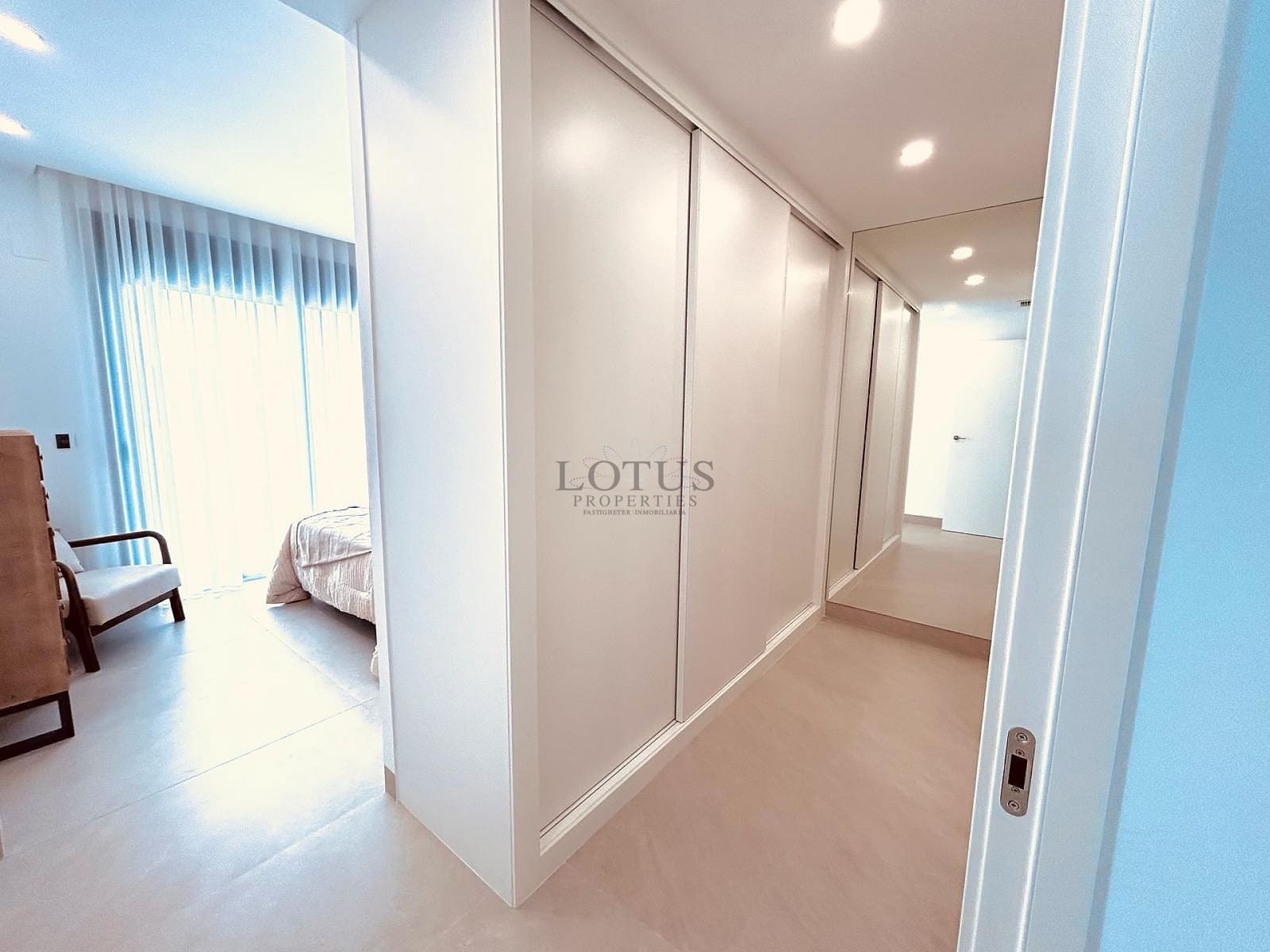 3 sypialnia Willa na sprzedaż w Benijofar z basenem garażem - 465 000 € (Ref: 9772604)