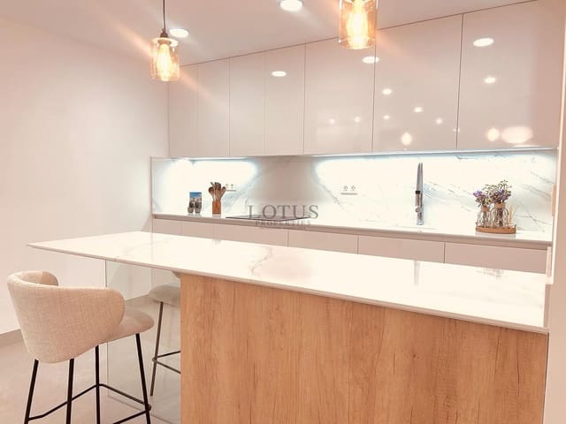 3 sypialnia Willa na sprzedaż w Benijófar z basenem garażem - 465 000 € (Ref: 9772604)