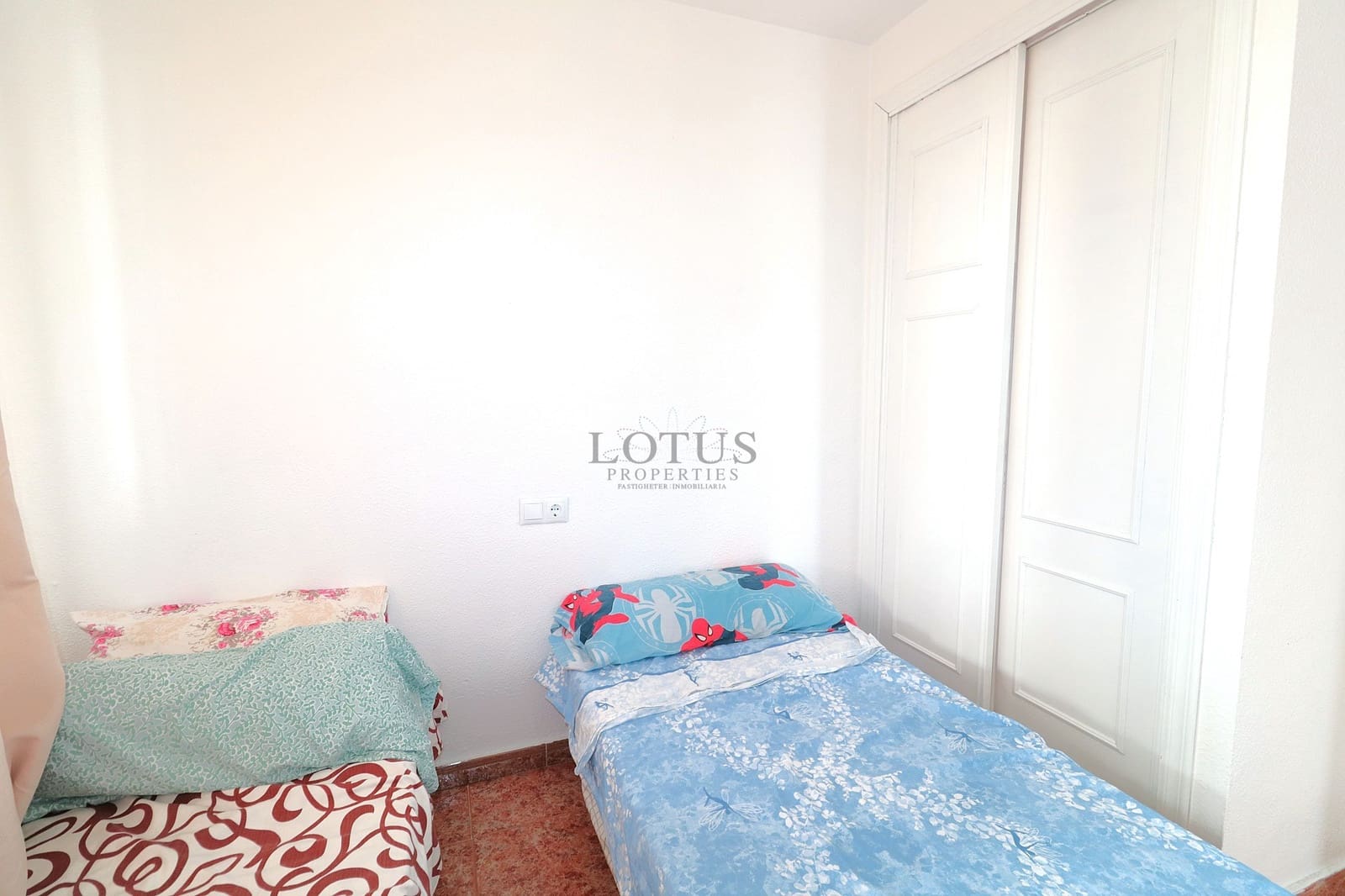 3 quarto Casa em Banda para venda em Torrevieja com piscina - 228 000 € (Ref: 9781400)