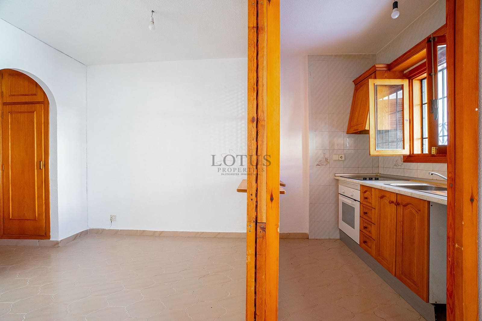 1 soveværelse Byhus til salg i Torrevieja med swimmingpool - € 114.900 (Ref: 9793663)