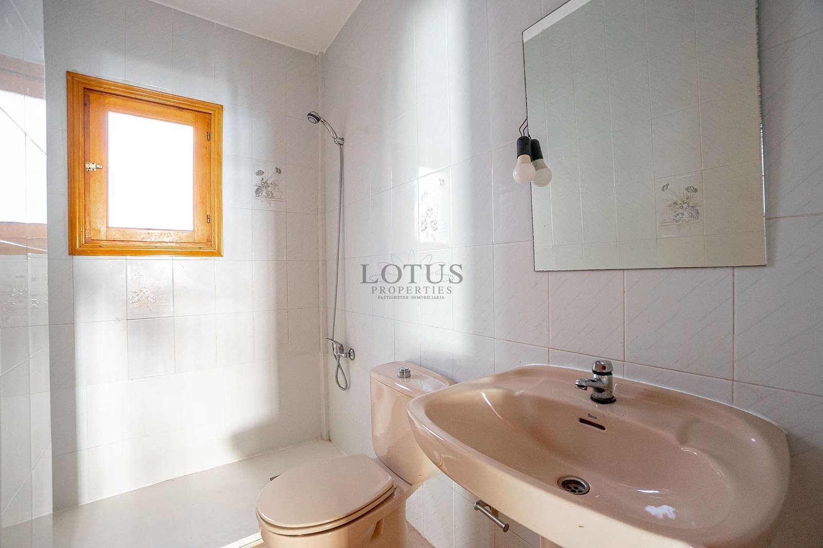 1 soveværelse Byhus til salg i Torrevieja med swimmingpool - € 114.900 (Ref: 9793663)