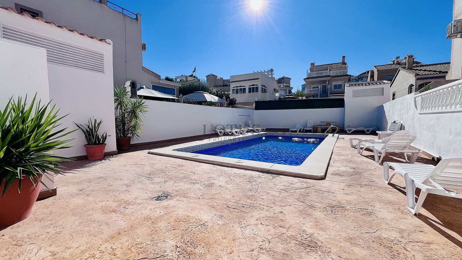 Casa de 3 habitaciones en Orihuela Costa en venta con piscina garaje - 229.900 € (Ref: 9797472)