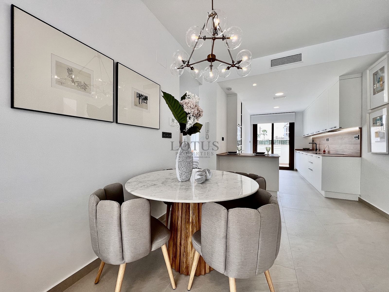 3 Zimmer Bungalow zu verkaufen in Torrevieja mit Pool - 285.000 € (Ref: 9800263)